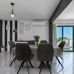 Villa Alina With Heated Pool