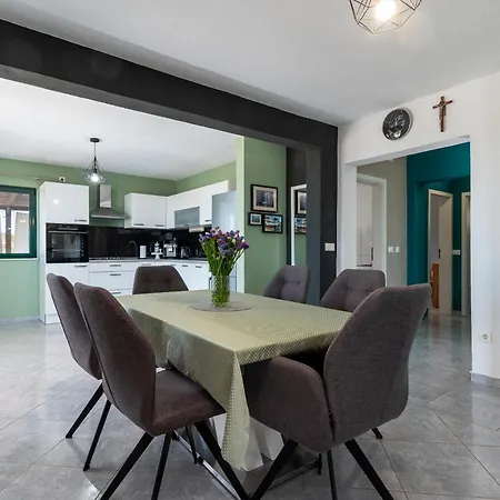 Alina With Heated Pool *