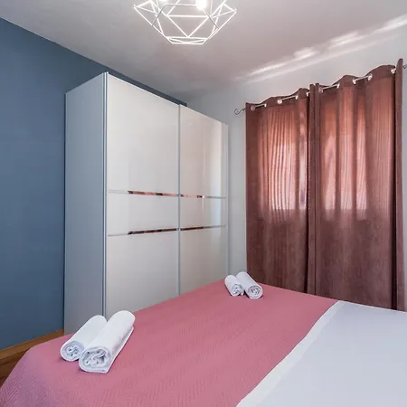 Alina * Rogoznica (Sibenik-Knin)