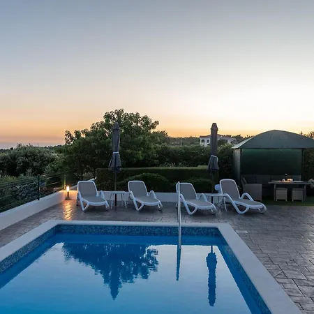 Alina * רוגוזניצה