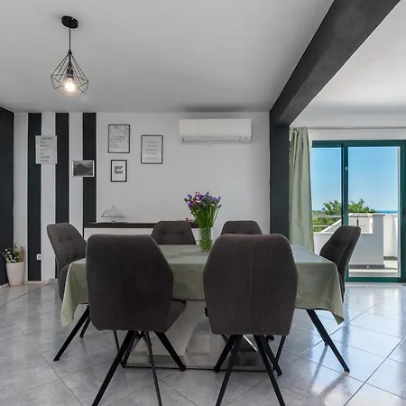 Βίλα Alina With Heated Pool