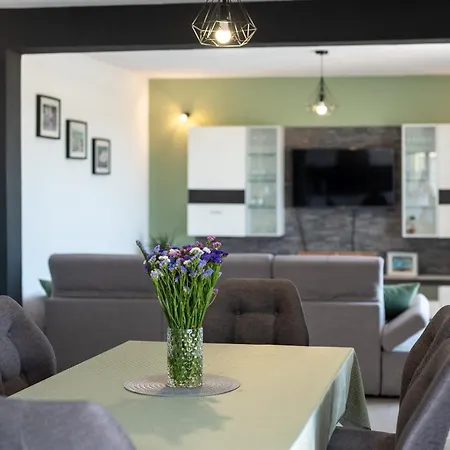 Alina With Heated Pool Βίλα *