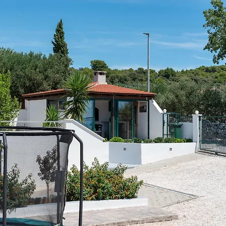 Alina וילה רוגוזניצה