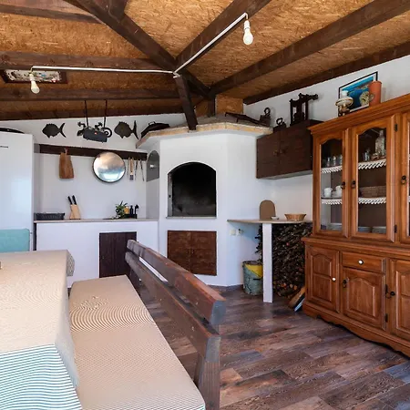 Βίλα Alina With Heated Pool