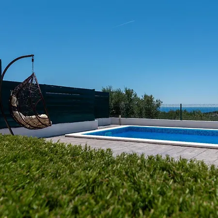 Alina With Heated Pool * Rogoznica (Sibenik-Knin)