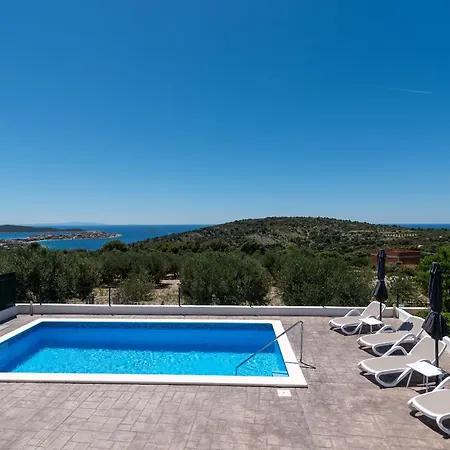 Alina With Heated Pool Rogoznica (Sibenik-Knin)