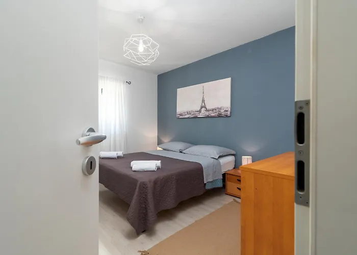 Alina With Heated Pool * Рогозница