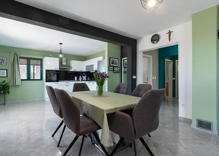 Alina With Heated Pool *