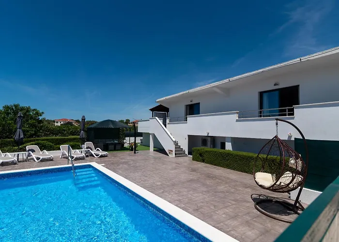 Alina With Heated Pool *