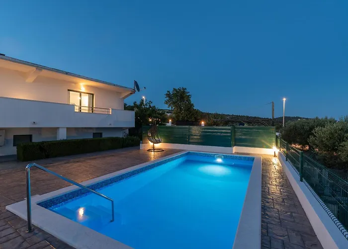 Alina With Heated Pool Вилла