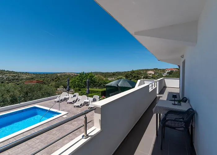 Villa Alina With Heated Pool