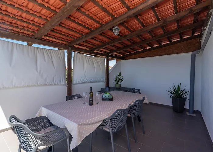 Alina With Heated Pool Villa