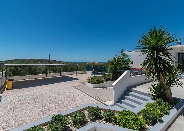 Villa Alina With Heated Pool