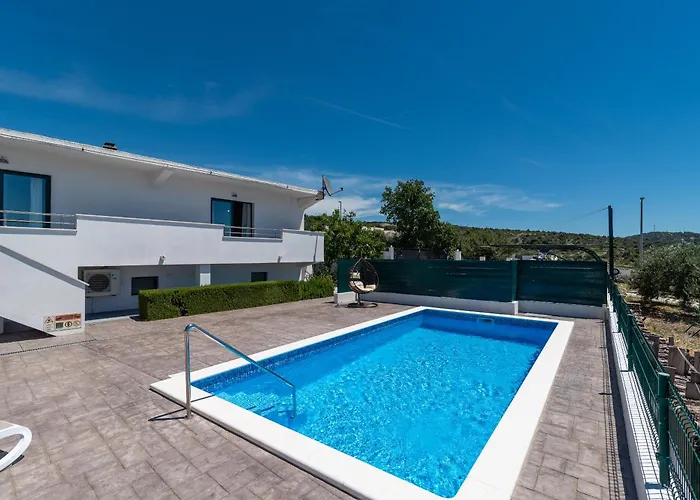 Alina With Heated Pool *