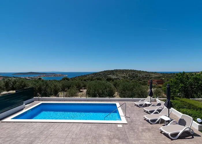 Alina With Heated Pool Rogoznica (Sibenik-Knin)